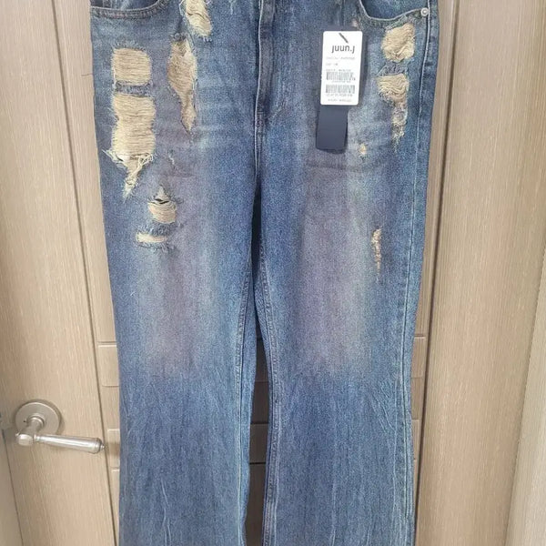 [BUNJANG] Juun.J Distressed Semi Bootcut Denim Pants / 준지 데님