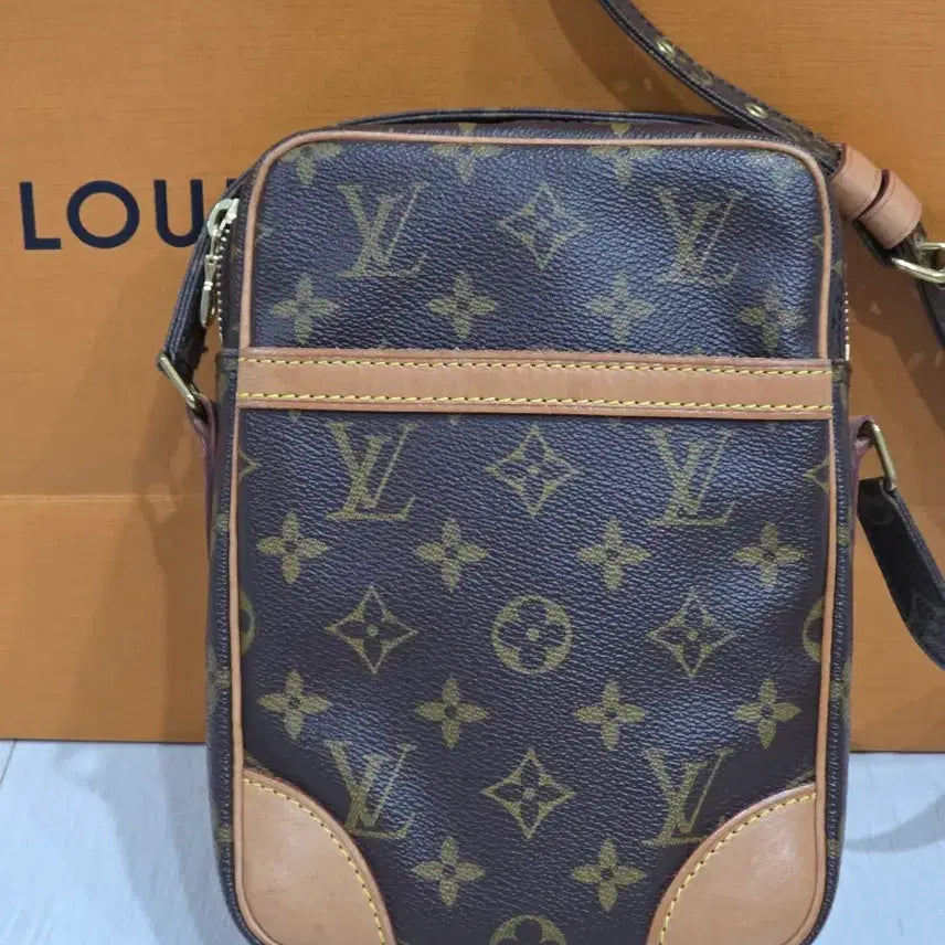 [BUNJANG] Louis Vuitton Monogram Danube Crossbody Shoulder Bag Unisex / 루이비통 모노그램 다뉴브 다누브 크로스백 숄더백 남녀공용