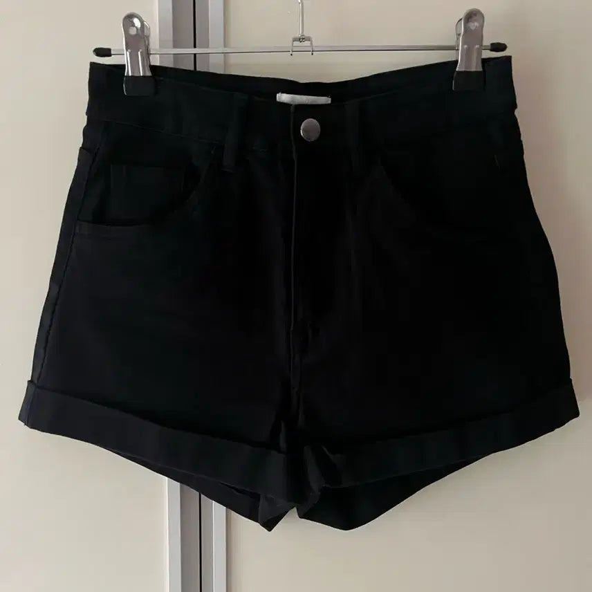 [BUNJANG] H&M Black Shorts (Unworn) / H&M 블랙 쇼츠 (미착용)