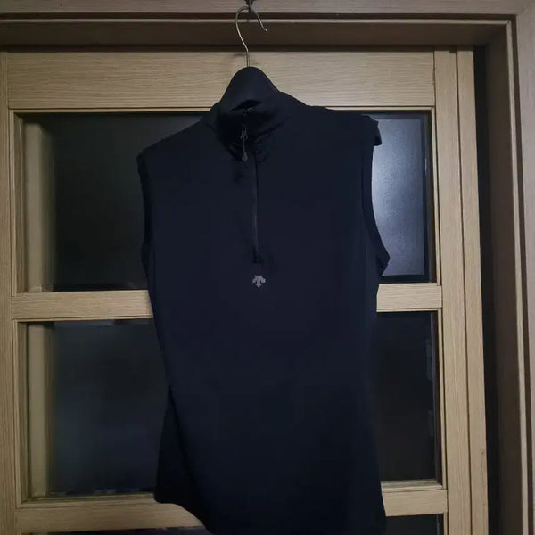 [BUNJANG] Descente Golf Sleeveless T-Shirt / 데상트 골프 민소매 티셔츠 95