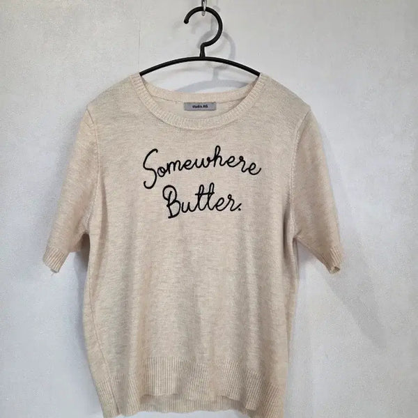 [BUNJANG] Embroidered Knit Short Sleeve Top / 자수니트반팔