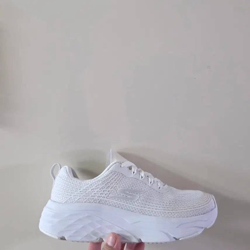 [BUNJANG] Skechers Max Cushioning Elite Natural White Sneakers / [235] 스케쳐스 맥스쿠셔닝 엘리트 내츄럴화이트
