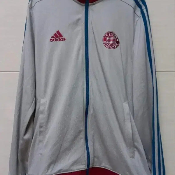 [BUNJANG] Adidas FC Bayern Munich Grey Red Track Top Jersey (Size 95) / 아디다스 희귀 대장급 FC바이에른 뮌헨 그레이레드 그레이 트랙탑 져지95