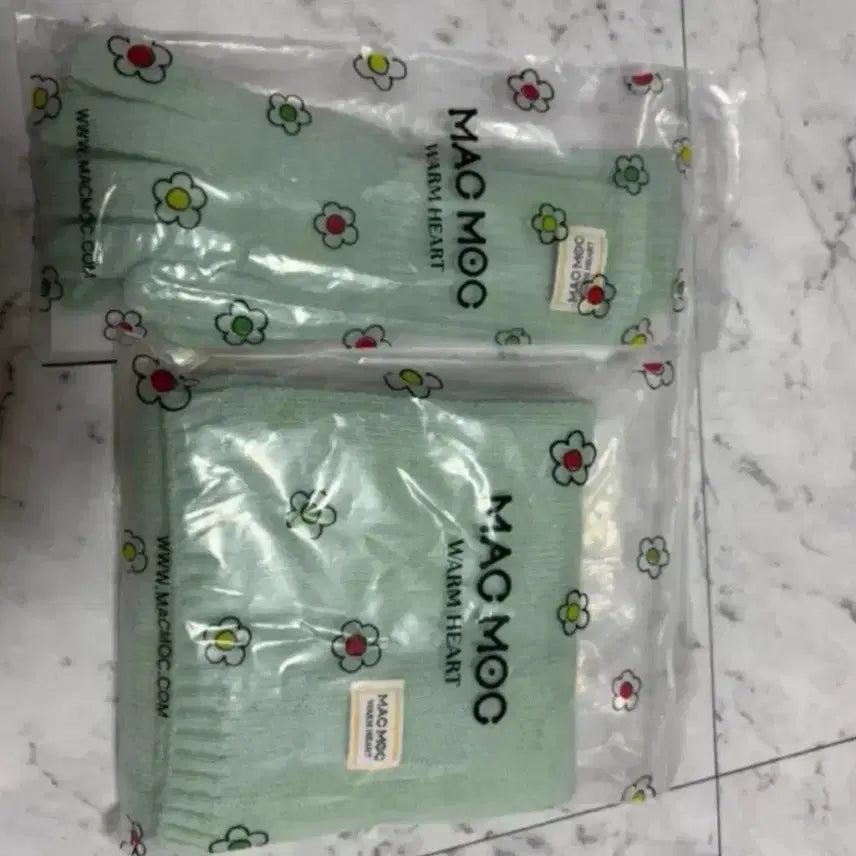 [BUNJANG] Marc Mork Scarf and Gloves Set / 마크모크 목도리 장갑 세트 새상품