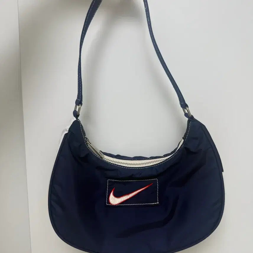[BUNJANG] Nike Vintage Hobo Bag / 나이키 빈티지 호보백 김코디