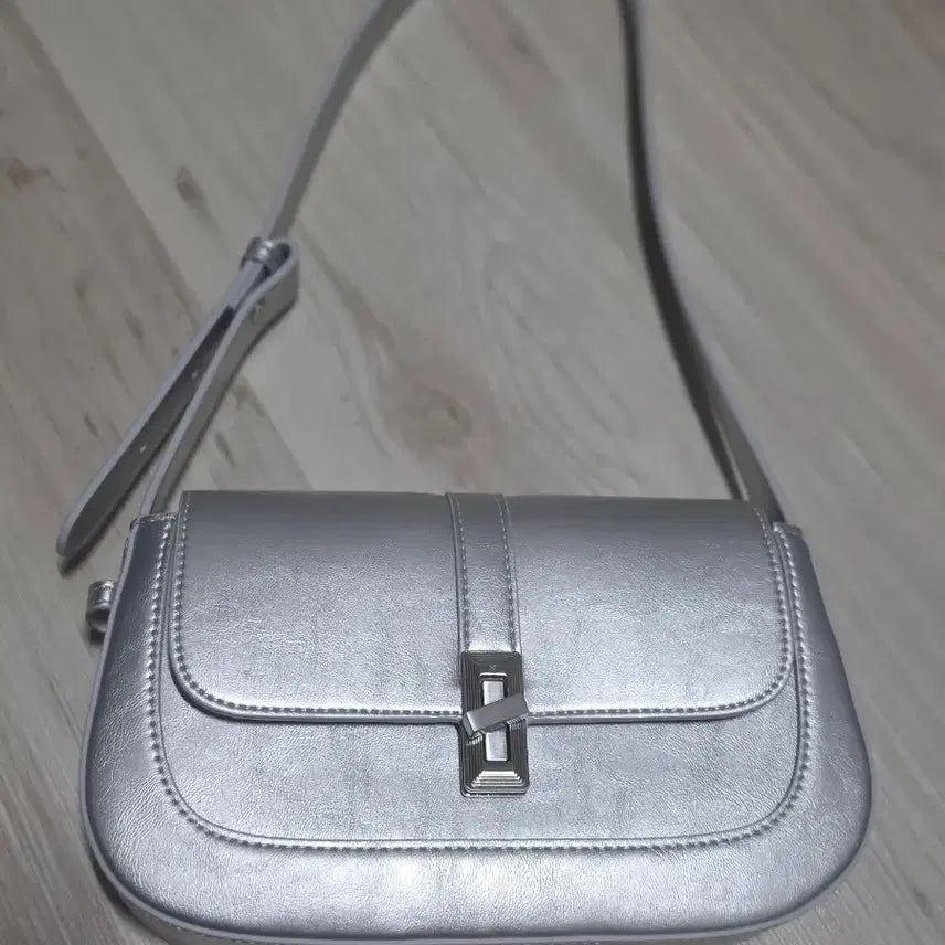 [BUNJANG] MJADE Atelier Baguette Bag Silver S / 엠제이드 아틀리에 바게트백 실버S