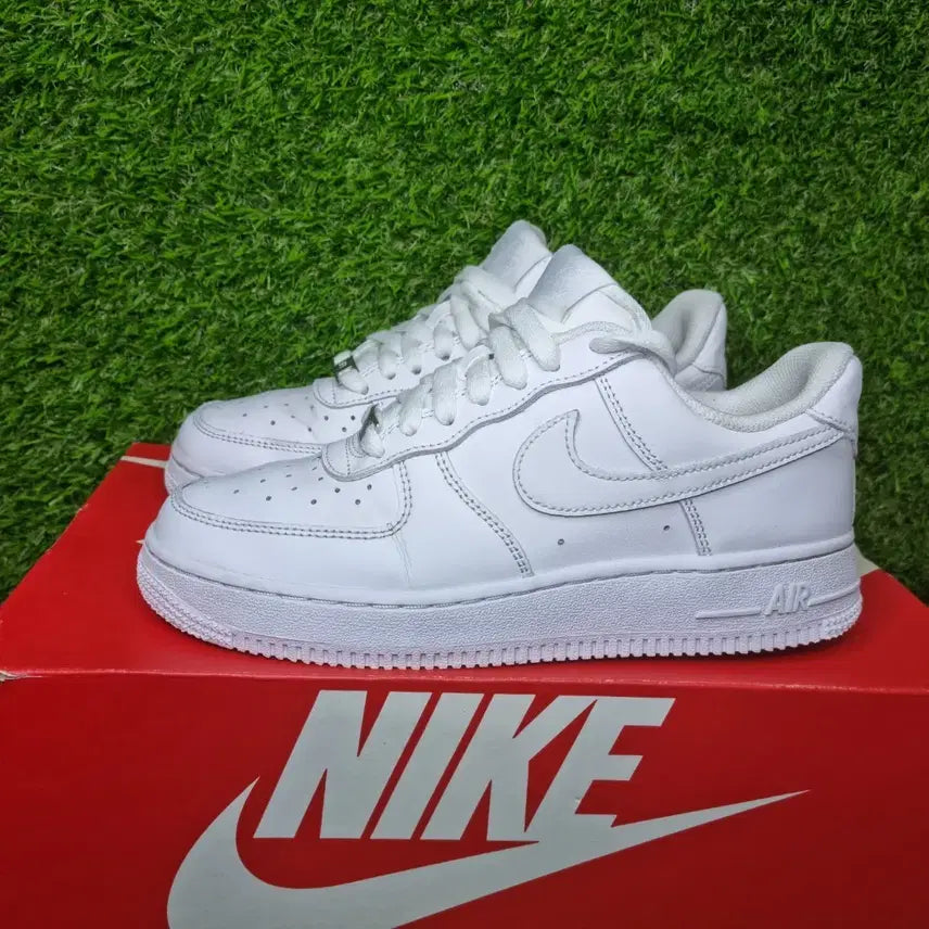 [BUNJANG] Nike Air Force 1 Sneakers (240) / 나이키 에어포스 1 운동화 (240)