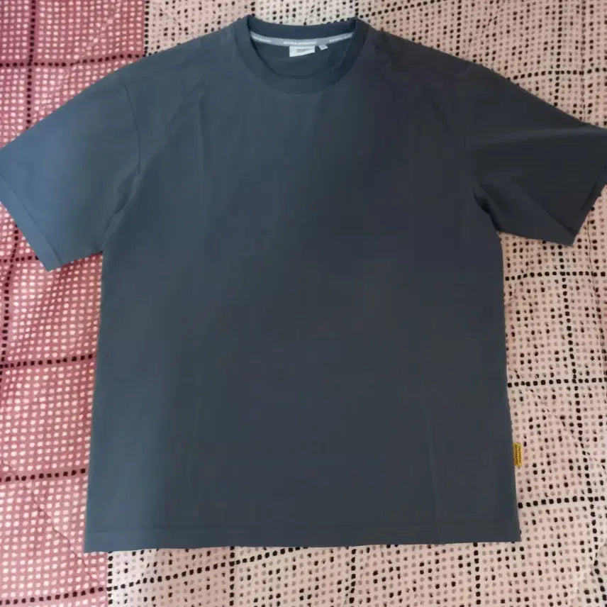 [BUNJANG] National Geographic Woven Windbreaker Short Sleeve T-Shirt Size 100 / 내셔널지오그래픽 우븐 바람막이 반팔티 100 @