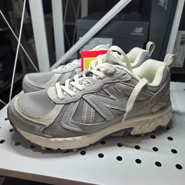 [BUNJANG] New Balance MT410BG5 Grey Running Shoes (Size 230) / 뉴발란스 MT410BG5 230사이즈 새상품