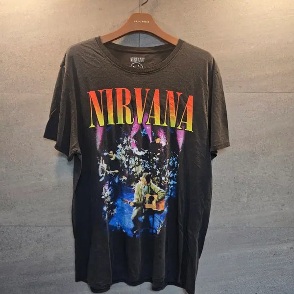[BUNJANG] Nirvana Unplugged in New York Tour T-Shirt (Official Merchandise, L Size) / 너바나, ACDC 레전더리 밴드 티셔츠.