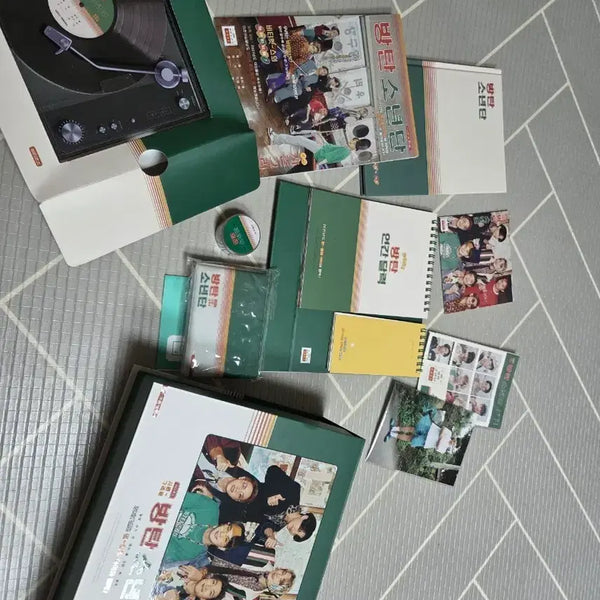 [BUNJANG] BTS 2021 Season's Greetings LP Turntable Set / 방탄소년단 2021년 시즌그리팅 LP 턴테이블 세트