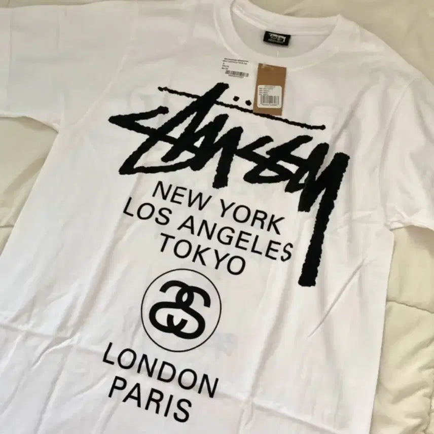 [BUNJANG] Stussy World Tour T-shirt White / 스투시 월드투어 반팔 화이트 새상품 (S, M, L)