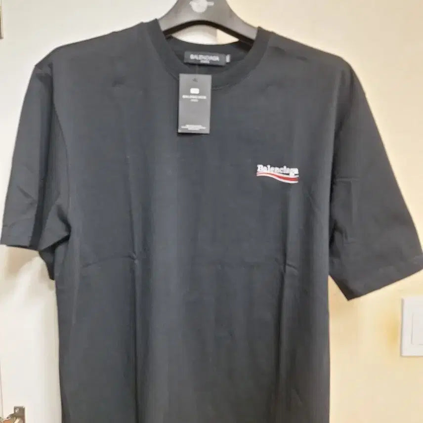 [BUNJANG] Balenciaga Embroidered Logo Short Sleeve T-Shirt Black XXL / 발렌시아가 올 자수 로고 반팔 티셔츠 블랙 XXL