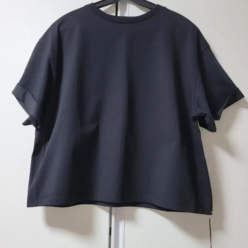 [BUNJANG] Riricci Black Round Neck Short Sleeve T-Shirt / 제평)리리끄 블랙 라운드넥 반팔 티셔츠