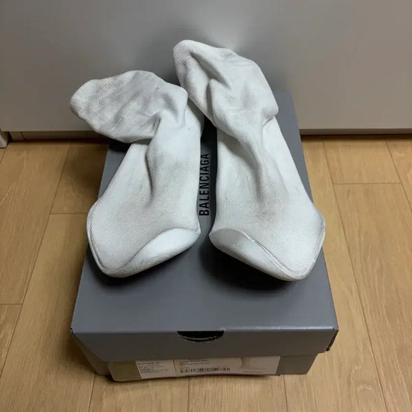 [BUNJANG] Balenciaga Ultraflat Socks Sneakers White Size 41 / 발렌시아가 삭스 스니커즈 화이트 41