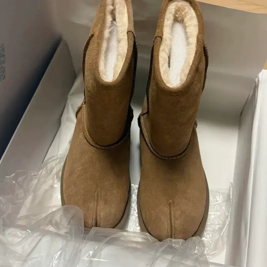 [BUNJANG] JOLLYSICK Tabi Ugg Boots Size 7 / JOLLYSICK 타비 어그부츠 7사이즈(1번 착용)