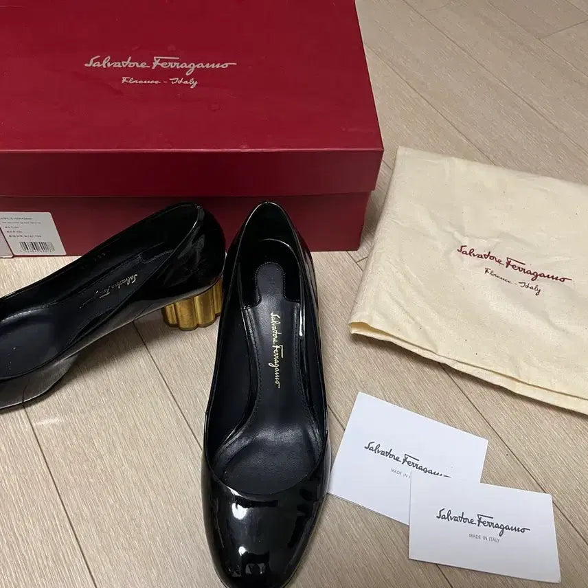 [BUNJANG] Salvatore Ferragamo Lucca55 Black Enamel Gold Heel Pumps / 페라가모