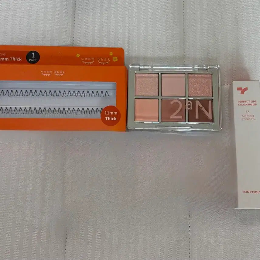 [BUNJANG] Twofourn Picnic False Lashes 11mm & Tonymoly Apricot Shocking Tint Bundle / 투에이엔 피크닉 + 깜빡 속눈썹 11mm + 토니모리 애프리콧 쇼킹 틴트