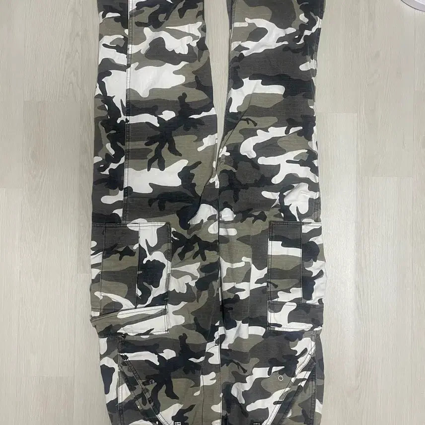 [BUNJANG] Stüssy Ripstop Military Cargo Pants Snow Camo 32 / 스투시 립스탑 밀리터리 카고 팬츠 스노우 카모 32