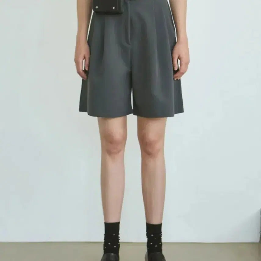 [BUNJANG] NICK&NICOLE Two Pintuck Bermuda Pants / 닉앤니콜 TWO PINTUCK BERMUDA PANTS 핀턱 버뮤다 팬츠