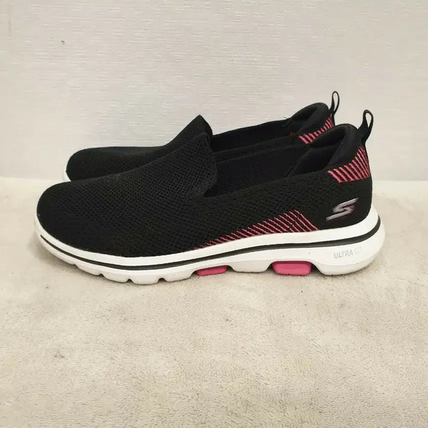 [BUNJANG] Skechers Go Walk 5 Black Sneakers / 스케쳐스 무척 가벼운 고워크5 블랙 스니커즈 225~230