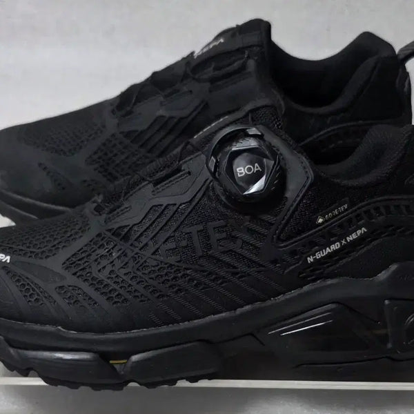 [BUNJANG] NEPA GORE-TEX Lightweight Hiking & Trekking Shoes with BOA Dial / 네파 NEPA 고어텍스 경등산화 트레킹화 보아다이얼 공용 250~255