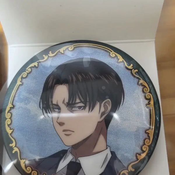 [BUNJANG] Attack on Titan Levi Glitter Can Badge / 진격의거인 리바이 캔뱃지