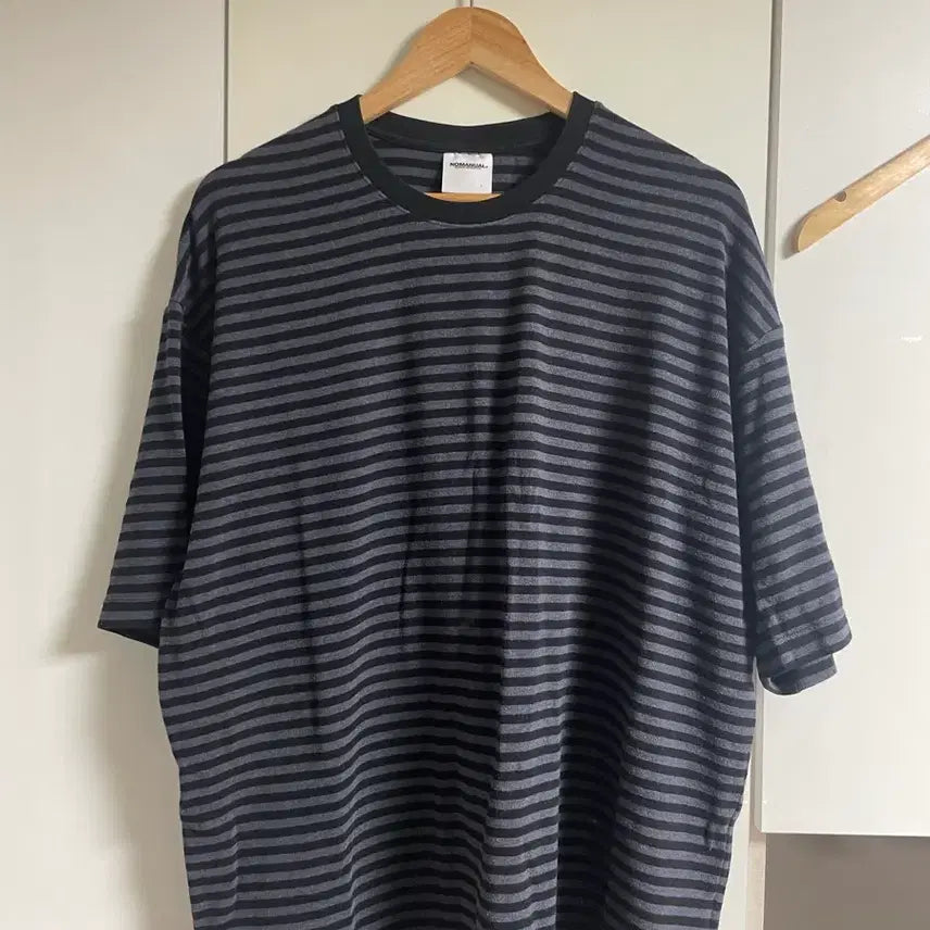 [BUNJANG] No Manual Striped T-Shirt L / 노메뉴얼 스트라이프 티셔츠 L