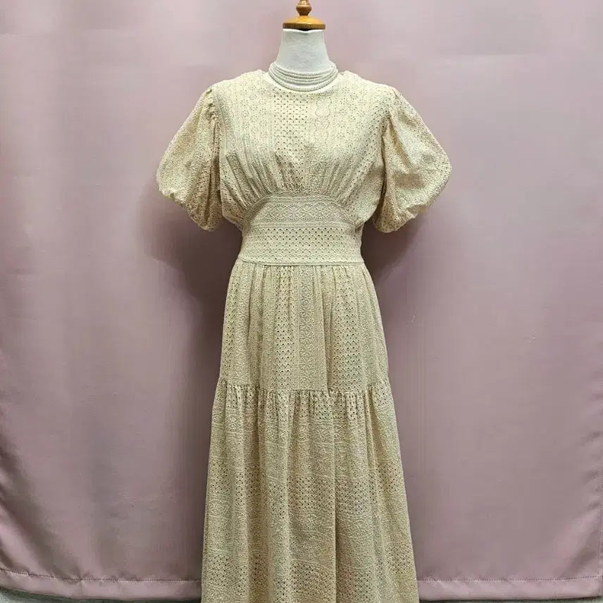 [BUNJANG] LUUL Eyelet Punch Puff Long Dress / LUUL 아일렛펀칭 퍼프 롱원피스