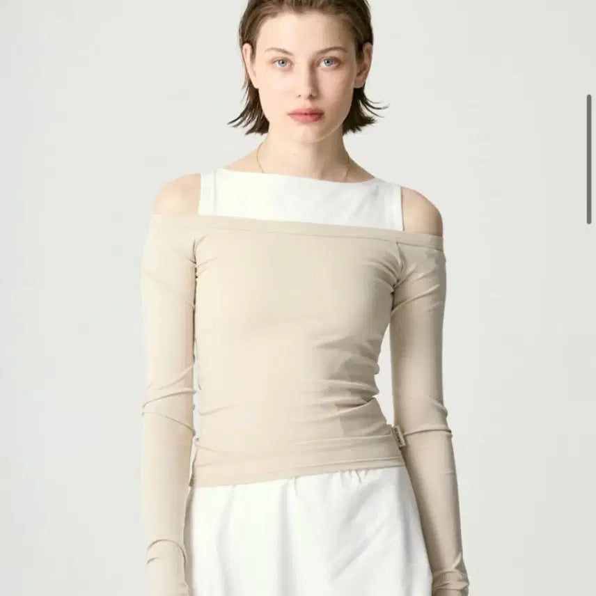 [BUNJANG] Glony Off-Shoulder T-Shirt / 글로니 오프숄더 티셔츠
