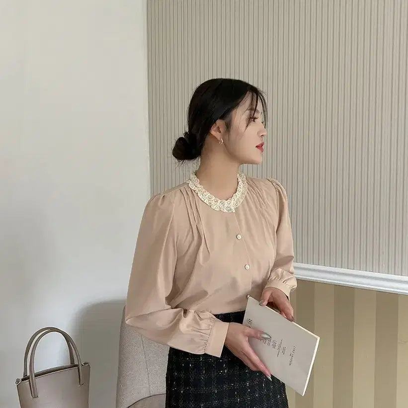 [BUNJANG] Lace Collar Blouse Beige / 레이스 칼라 블라우스 베이지