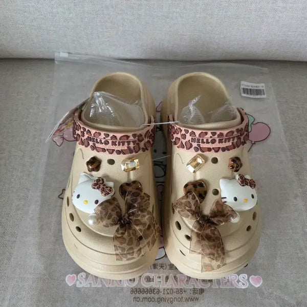 [BUNJANG] Sanrio Hello Kitty Leopard Platform Crocs / (새상품) 산리오 헬로키티 호피 레오파드 플랫폼 크록스