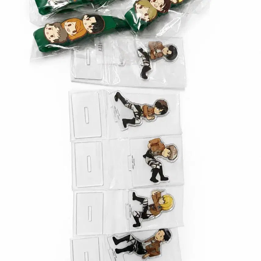 [BUNJANG] Attack on Titan Acrylic Stand Strap Set / 진격의 거인 아크릴 스탠드 스트랩 세트