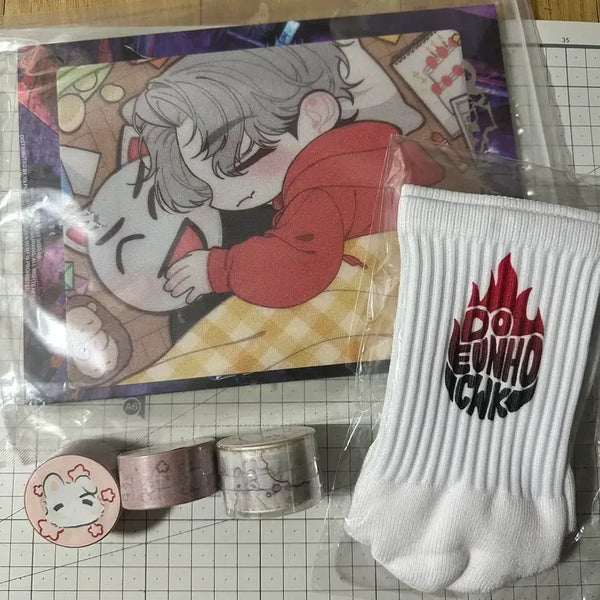 [BUNJANG] PLAVE Eunho Birthday Cafe Mousepad, Washi Tape, Sticker Bundle Set / 플레이브 생일카페 생카 은호 마우스패드 마테 스티커 비공굿 일괄