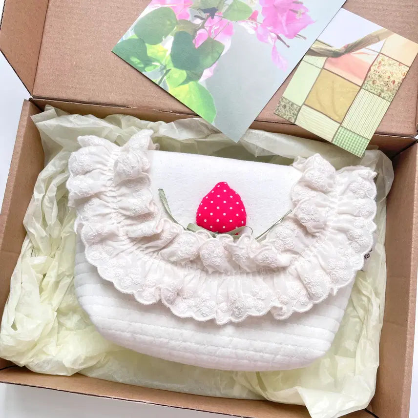 [BUNJANG] Sorojae Strawberry Cream Cake Pouch / 소로재 딸기 생크림 케이크 파우치