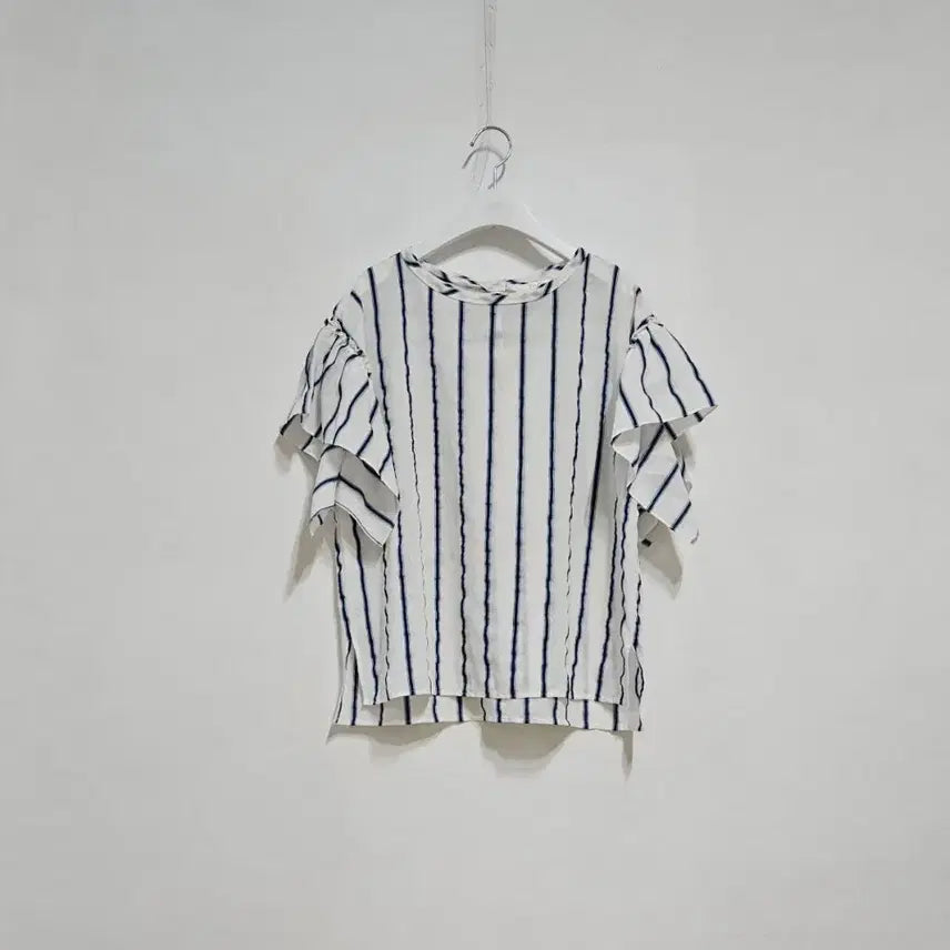 [BUNJANG] ENC Linen Ruffle Blouse / ENC 린넨 러플블랏