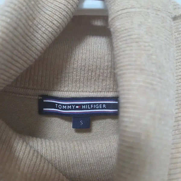 [BUNJANG] Tommy Hilfiger Authentic Beige Turtleneck Knit Sweater / 타미힐피거 정품 베이지 목폴라/터틀넥 니트 스웨터