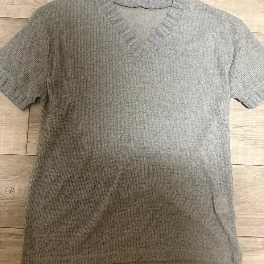 [BUNJANG] Ablly V-Neck Short Sleeve T-Shirt / 에이블리 보세 여름 브이넥 반팔티