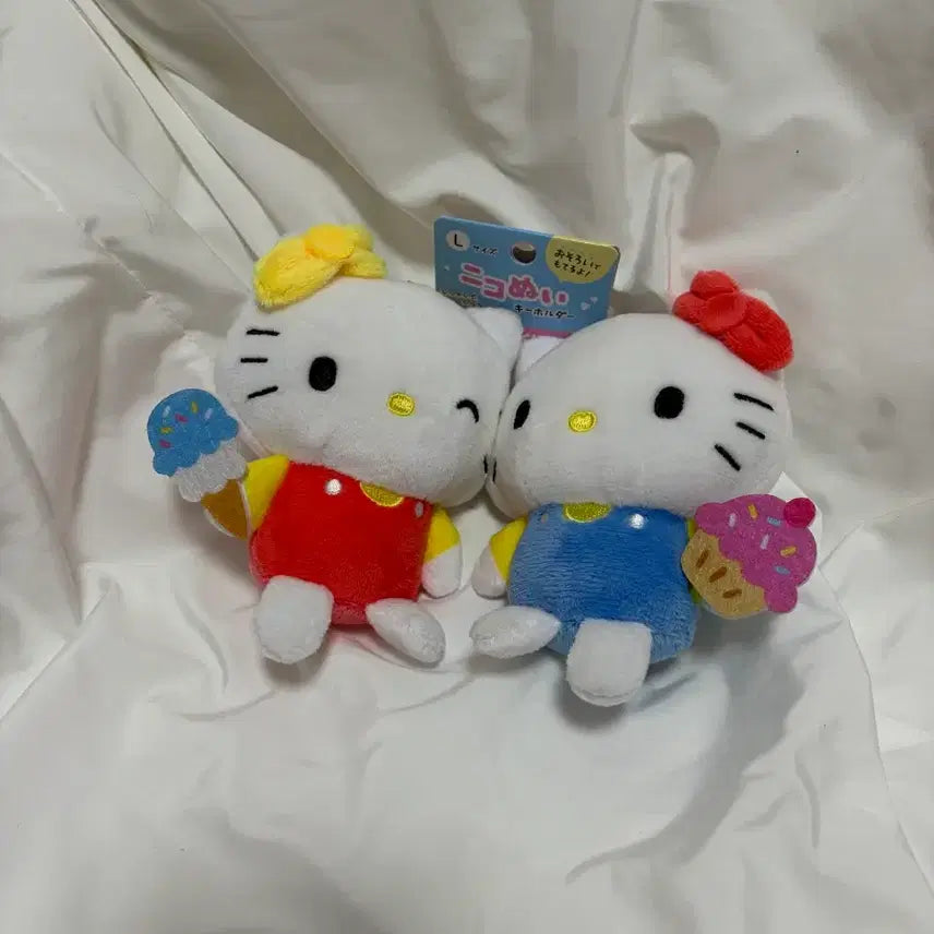 [BUNJANG] Hello Kitty Plush Charm with Magnetic Feature / 헬로키티인형키링