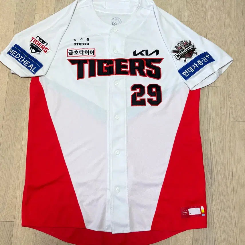 [BUNJANG] Kia Tigers Byun Woo-hyuk Game-Worn Authentic Player-Issued Uniform / 기아 변우혁 실착 유니폼 기아타이거즈 어센틱 선수지급