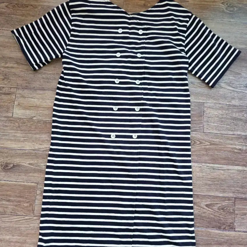 [BUNJANG] Hazzys Women's Navy and White Striped Button Detail Dress (Size 85) / 헤지스여성원피스 85