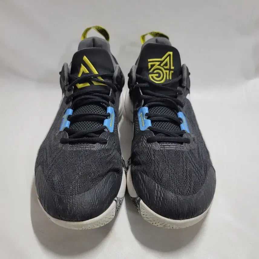[BUNJANG] Nike Giannis Immortality 2 Basketball Shoes Men's Size 290 / 나이키 야니스 이모탈리티2 농구화/남성(290)/w2384