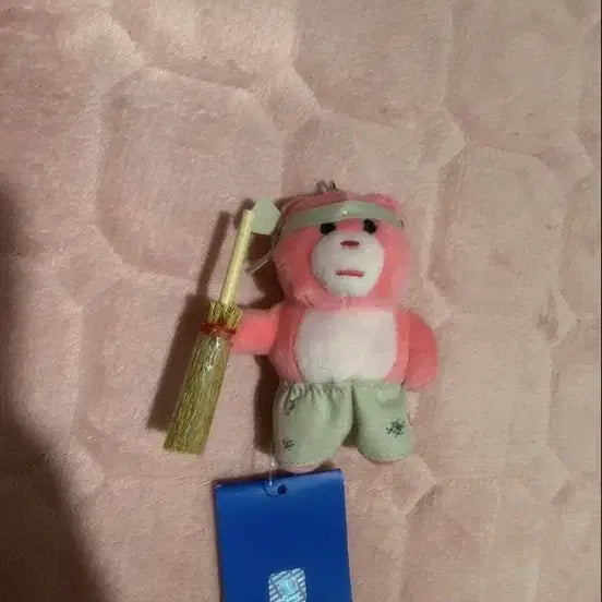 [BUNJANG] Bellygom Pink Bear Keychain with Broom / 벨리곰 핑크 곰돌이 키링