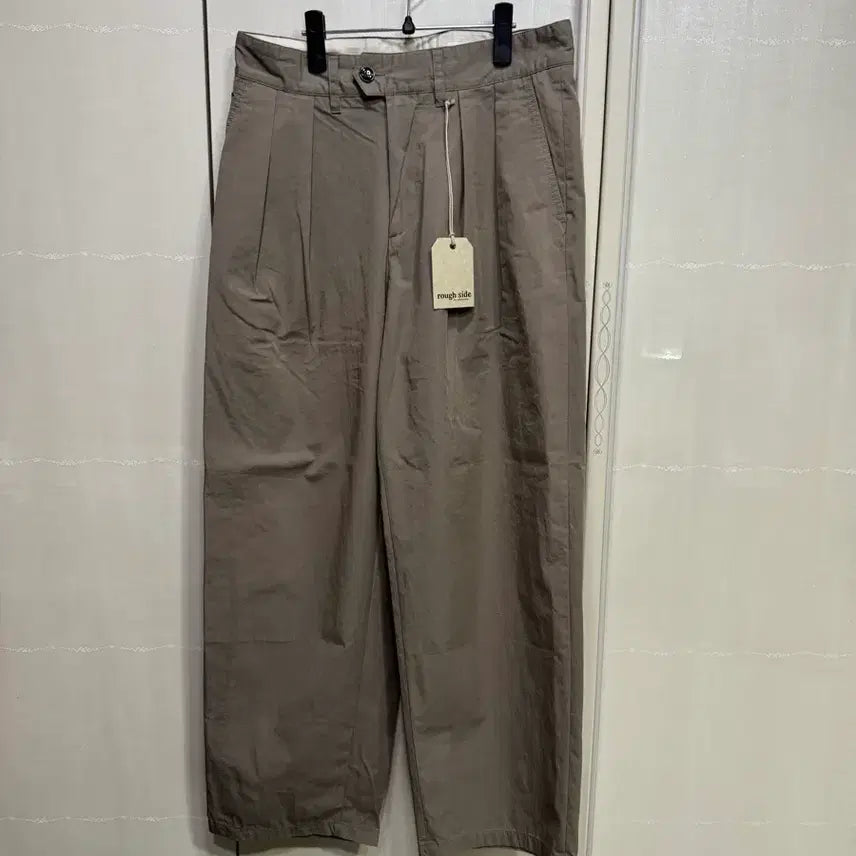 [BUNJANG] Roughside 2 Tuck Wide Pants Mud (Size 2) / 러프사이드 2tuck wide pants mud 2size