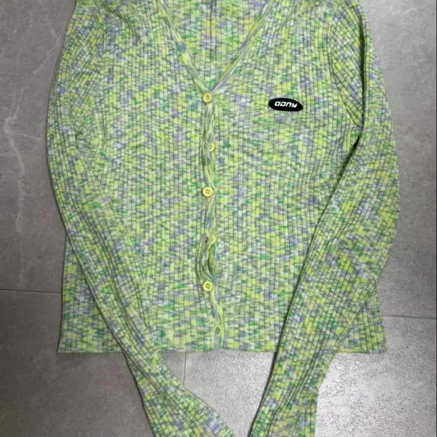 [BUNJANG] Ordinary Holiday Green Cropped Cardigan / Ordinary Holiday 연두색 크롭 가디건