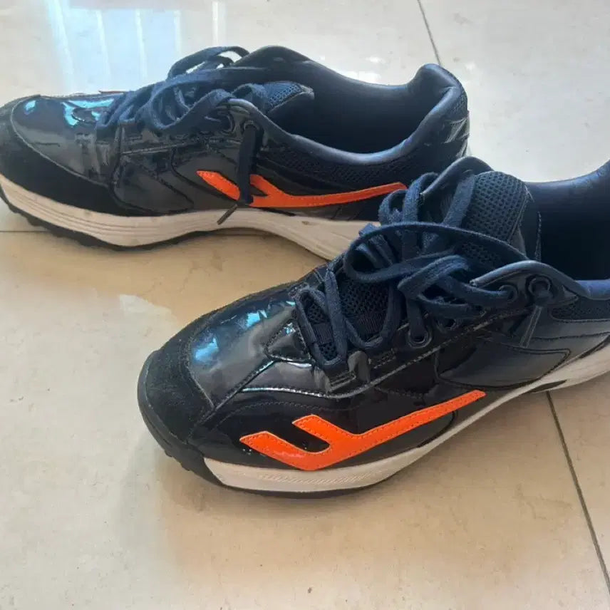[BUNJANG] Hanwha Eagles Eom Sang-baek Game-Worn Baseball Cleats 285 / 한화이글스 엄상백 실착 야구화 285