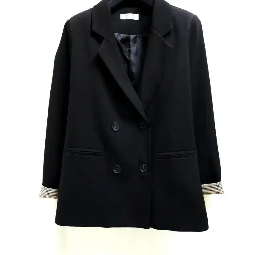 [BUNJANG] Tu.Tu Modern Double-Button Black Jacket / Tu.Tu 모던한 더블버튼 블랙 자켓