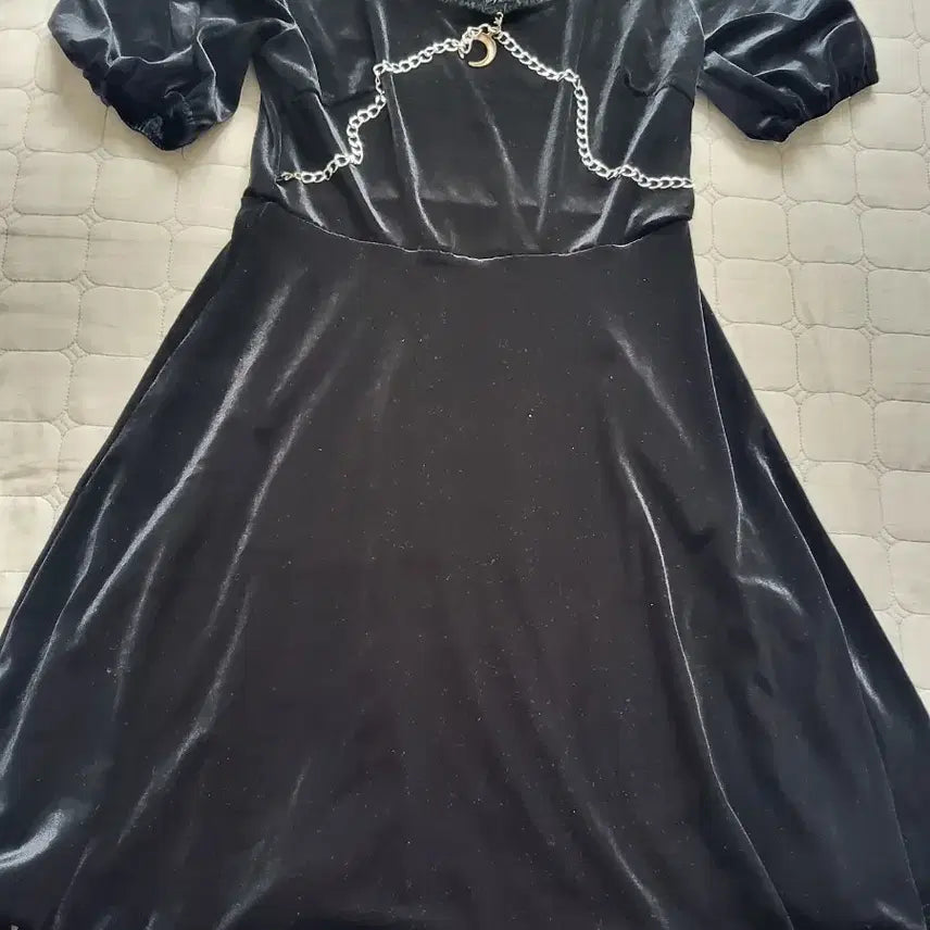 [BUNJANG] Goth Look Black Velvet Chain Dress / 고스룩 블랙 벨벳 체인 원피스