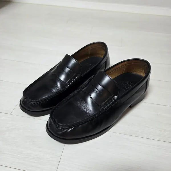 [BUNJANG] Romantic Move New U-Tip Penny Loafer Black 235 / [235] 로맨틱무브 뉴 유팁 페니로퍼