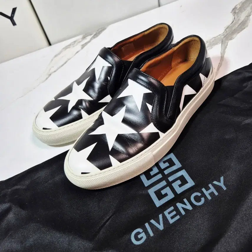 [BUNJANG] Givenchy Star Leather Slip-On Sneakers Shoes Size 35 / (정품) 지방시 스타 가죽 슬립온 스니커즈 신발35